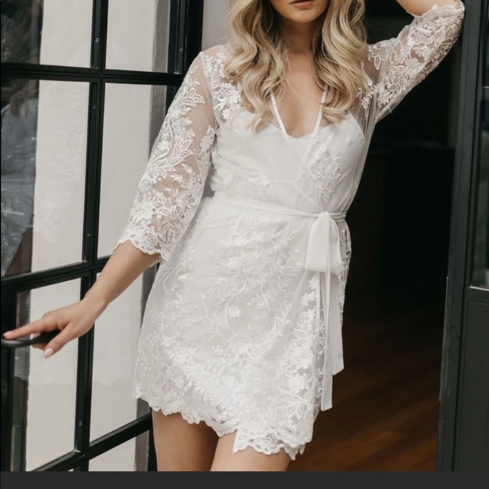 Le rose bridal robe